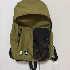 adidas オリーブグリーン リュック
