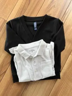 ブラックカーディガンとホワイトシャツセット