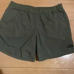 【ほぼ未使用】ノースフェイス バーサタイルショーツ　NBW42355 カーキのサムネイル