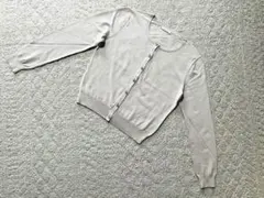【美品】アベニールエトワール ビジューボタン UV加工 ニットカーディガン 38のサムネイル