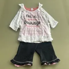 ホワイトTシャツとパンツセット