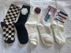 新品未使用　靴下セット チェック柄・花モチーフ・ロゴ入り5足