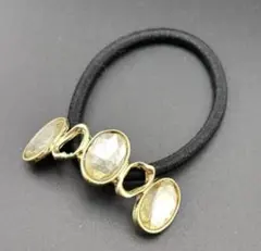 金色装飾のヘアゴム