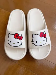 サンリオ　ハローキティ　サンダル　白　ホワイト　アベイル