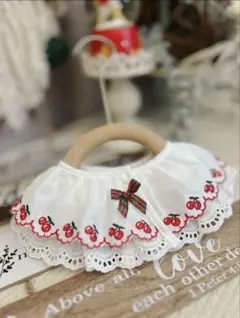 チェリー刺繍のベビー用スタイ　新品未使用