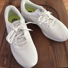 NIKE タンジュン