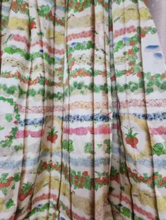 美品　フランシュリッペ　スカート　 フルーツ柄のサムネイル