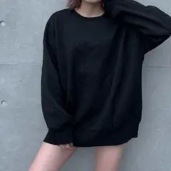ブラック オーバーサイズ スウェット