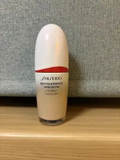 SHISEIDO エッセンスグロウファンデーション　220