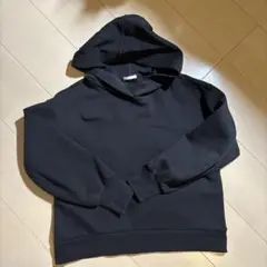 黒 フード付きパーカー