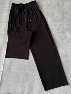 ブラック プリーツデザイン パンツ