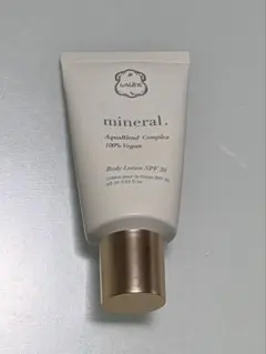 新品・未使用 Laline mineral ボディローション SPF30のサムネイル