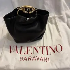 VALENTINO ブラックハンドバッグのサムネイル