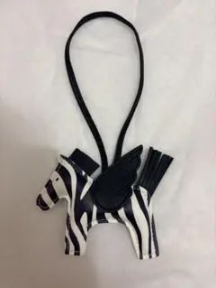 ゼブラ　ペガサス　バッグチャーム　モノトーン　馬