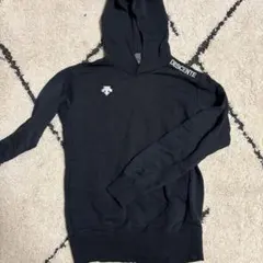DESCENTE フード付きパーカー ブラック