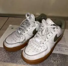 Nike Air Force 1 ホワイト/オリーブ