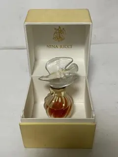 ニナリッチ 一羽鳩 レールデュタン ラリック 15ml 香水 香水 新品 ニナリッチ レールデュタン ラリックボトル 1羽鳩 15ml