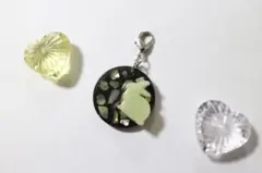 レジン　チャーム うさぎ　イエロー