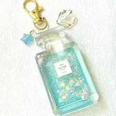 No.460 香水瓶 花 シャカシャカキーホルダー シェイカー レジン - メルカリ