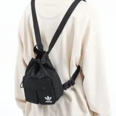 新品 adidasオリジナルス バックパック ミニ ブラック HD7022
