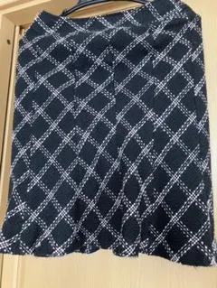 フレアスカート 黒と白のピンク 格子柄