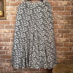 フレアロングスカート 黒白花柄