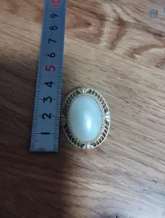 オーバル型パール風ブローチ　昭和　レトロ　ビンテージ