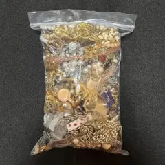 イミテーションアクセサリー まとめ売り 2kg超 ネックレス ブローチ 等