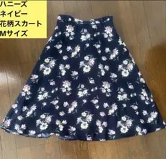 ハニーズ　ネイビー フラワープリント フレアスカート ひざ丈　花柄　Mサイズのサムネイル