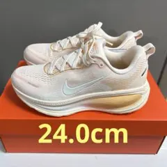 「新品、未使用」ナイキ ウィメンズ ズーム ボメロ 18 [24.0cm]