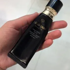 クレ・ド・ポー タンクレームエクラn クリームファンデーションオークル00