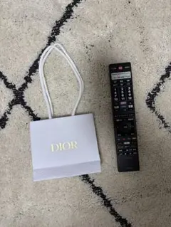 Dior ホワイト ショッパー 小型