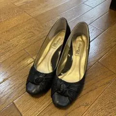 elegance 卑弥呼　黒 ノット付きパンプス