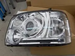 ハイエース　TRH226 ヘッドライト　左右セットのサムネイル