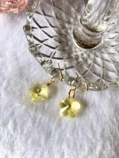 スワロフスキーピアス