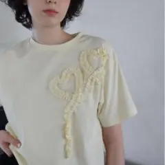 【idem】フリルハート Tシャツ