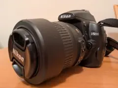 Nikon D5000 本体+ズームレンズ+充電器等