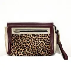 美品　COACH レオパード柄クラッチバッグ