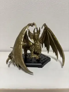 モンスターハンター メル・ゼナ(ゴールドVer.） フィギュア