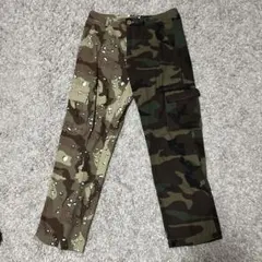 迷彩柄カーゴパンツ 左右非対称デザイン