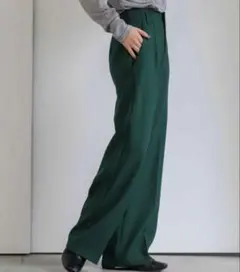 ダークグリーン ワイドパンツ プリーツ入り　秋冬用