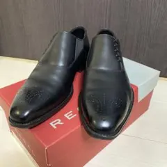 リーガルのレザードレスシューズ