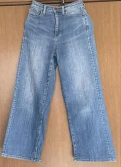 ユニクロ　ハイライズスーパーワイドジーンズ