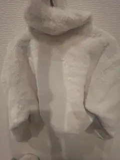 アイボリー フード付き ショートファーコート