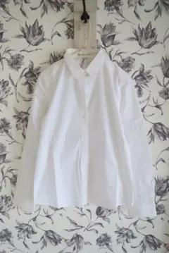 KUMIKYOKU　組曲　シンプルな白シャツ　長袖ブラウス　S