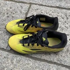 adidas サッカーシューズ トレーニング用 イエロー