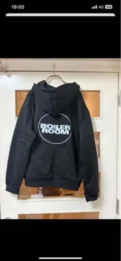 BOILER ROOM ボイラールーム　フーディー