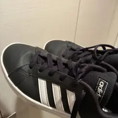 adidasスニーカー22.5cm