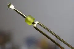 KZ4-88 一点物 金糸雀色 簪 七宝瑠璃玉 昭和風 二本軸 かんざし