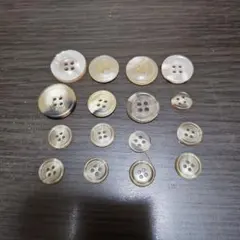 ベージュ系プラスチックボタン16個セット